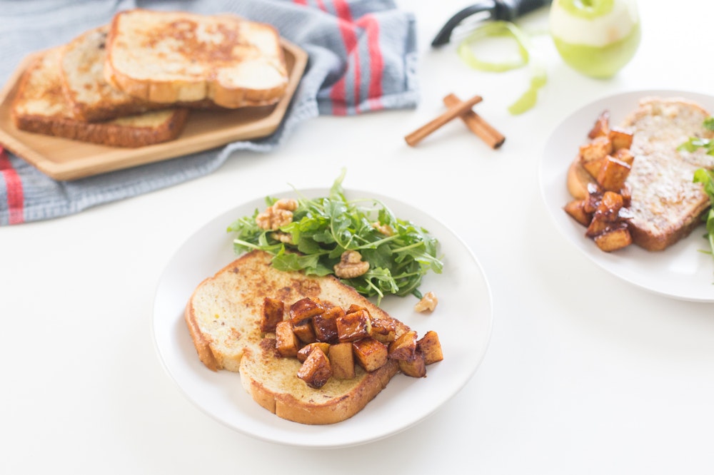 French Toast with Cinnamon Apples