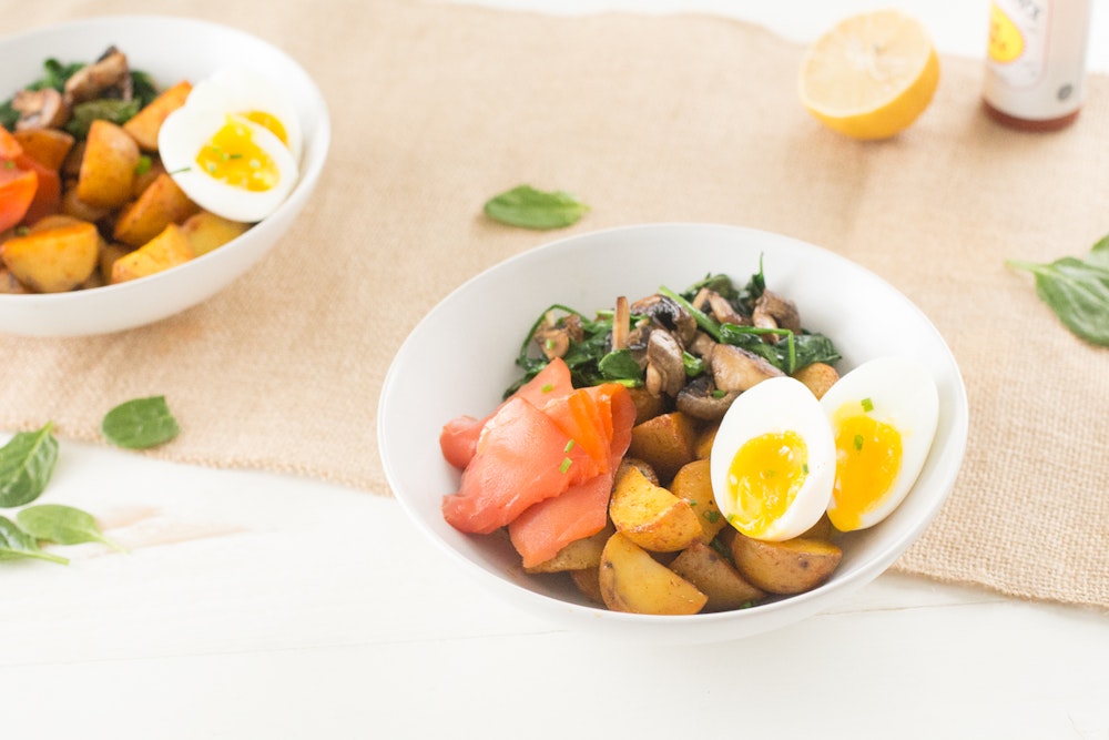 Breakfast Bowl with Spinach and Mushrooms 