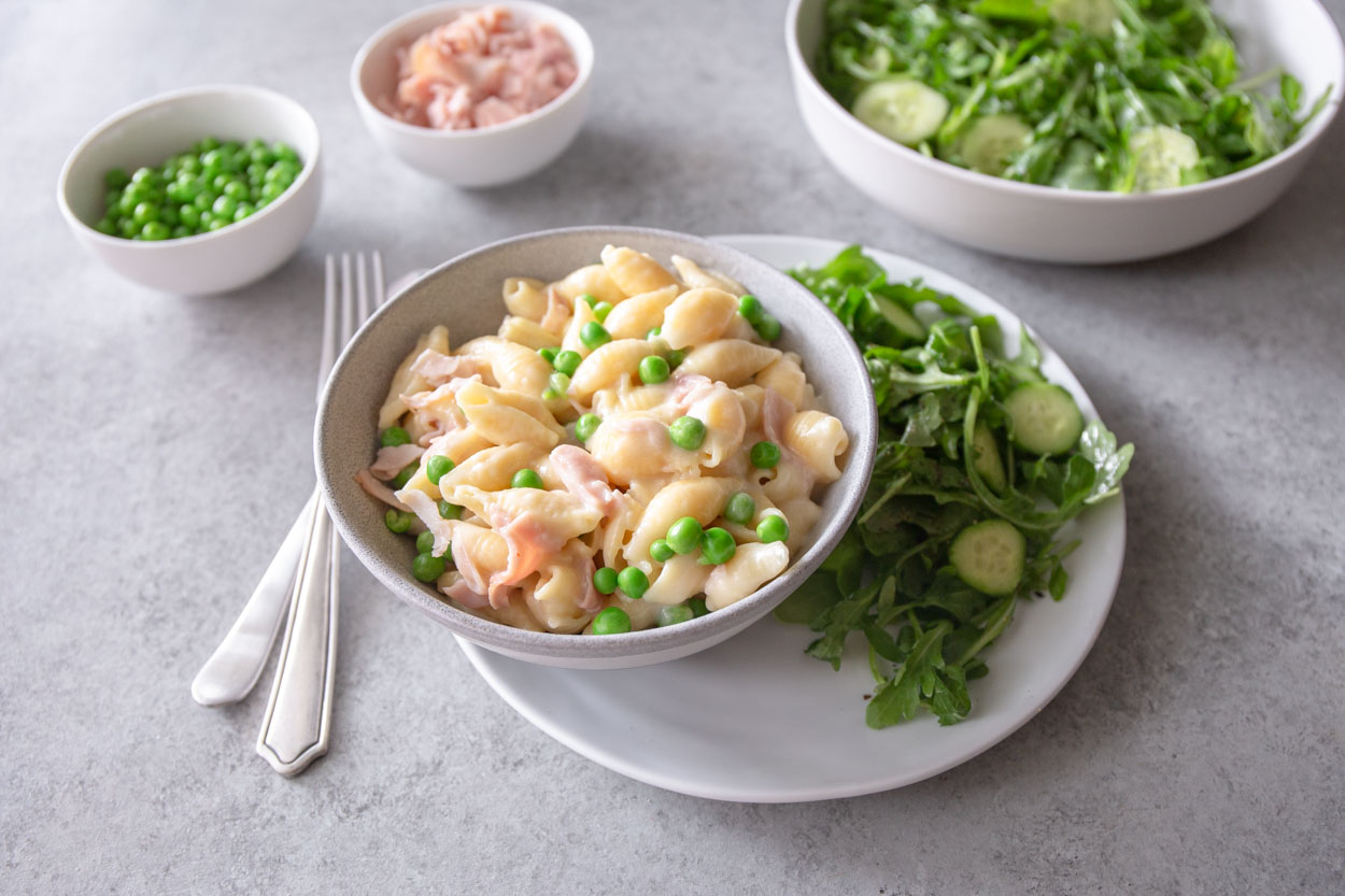 Stovetop Mac ‘n Cheese with Ham and Peas Cook Smarts