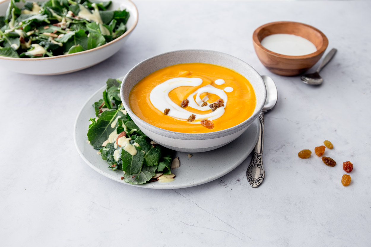 Curried Cauliflower and Carrot Soup