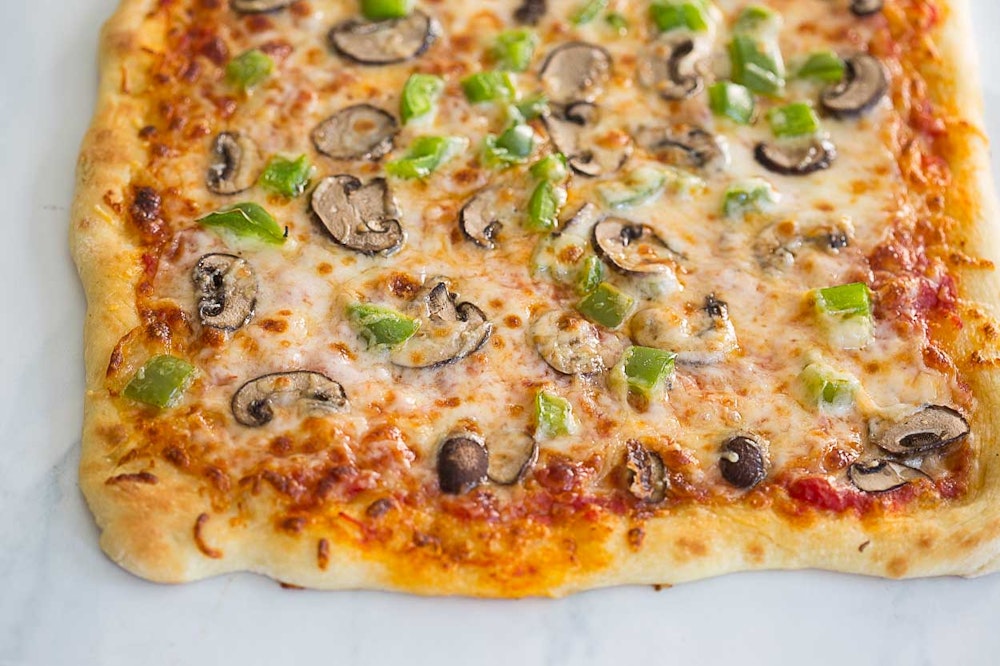 Green Pepper and Mushroom Pizza