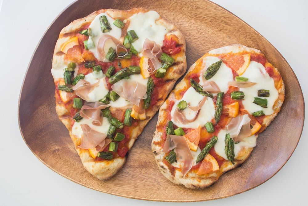Asparagus and Prosciutto Pizza