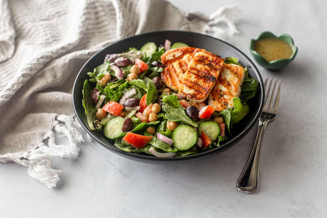 Greek Salad with Seared Halloumi 