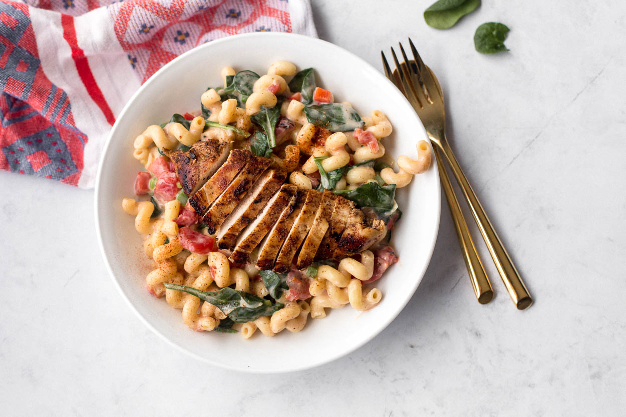 Creamy Cajun Pasta with Pinto Beans 