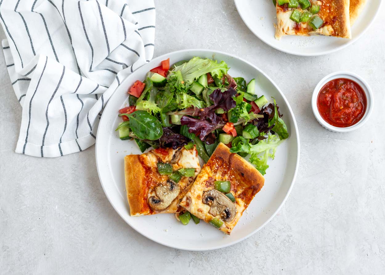 Green Pepper and Mushroom Pizza