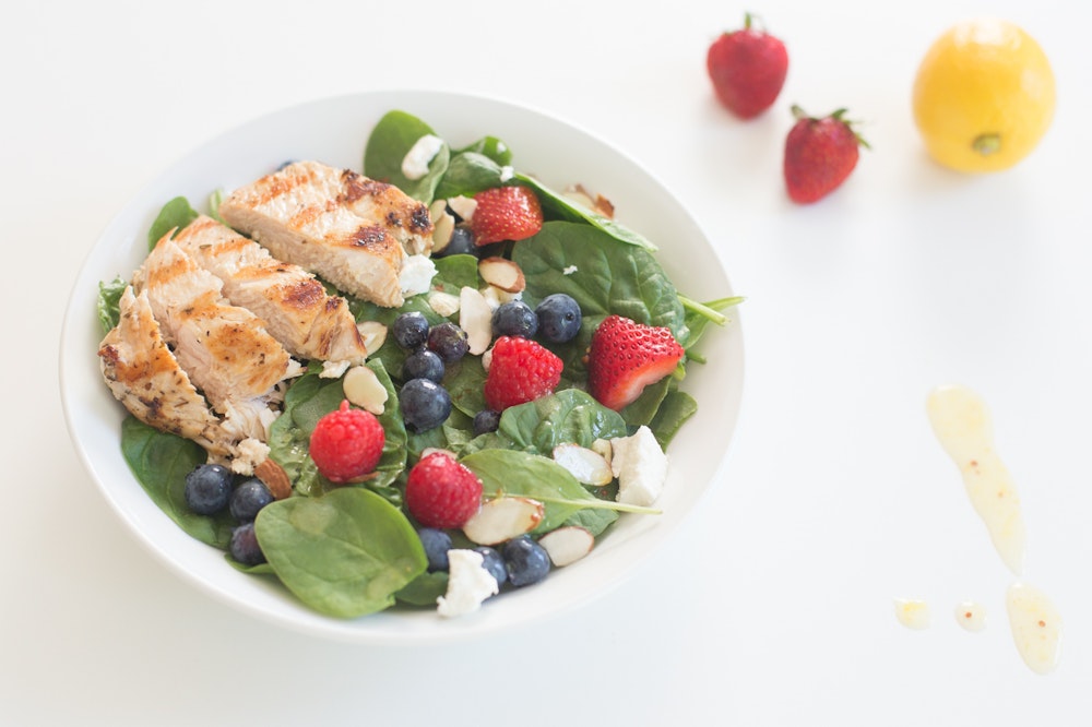 Spinach Salad with Chicken and Berries