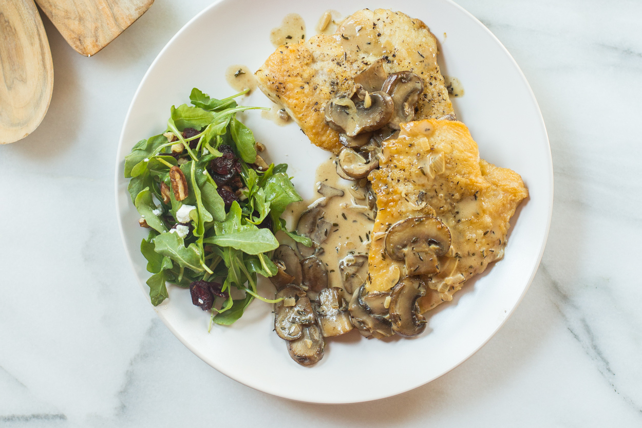 Chicken with Mushroom White Wine Sauce